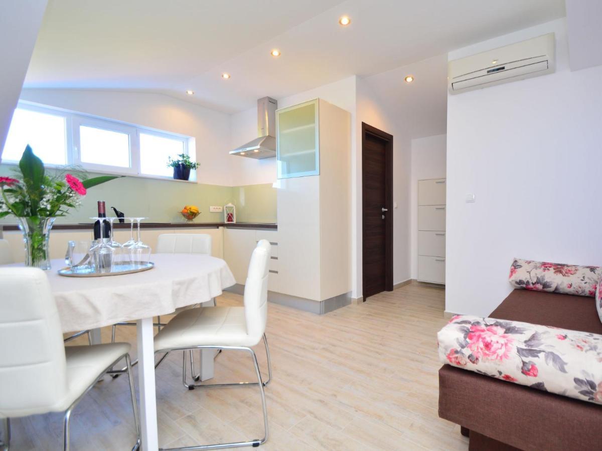 Apartment Rina-3 By Interhome Vodice Bagian luar foto